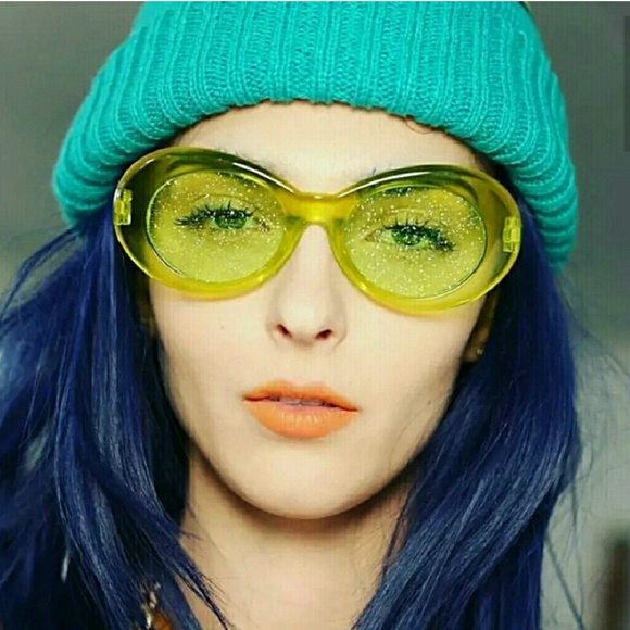 Glitter 90's Sunglasses  Cobain y2k accessories - Picture 4 of 5